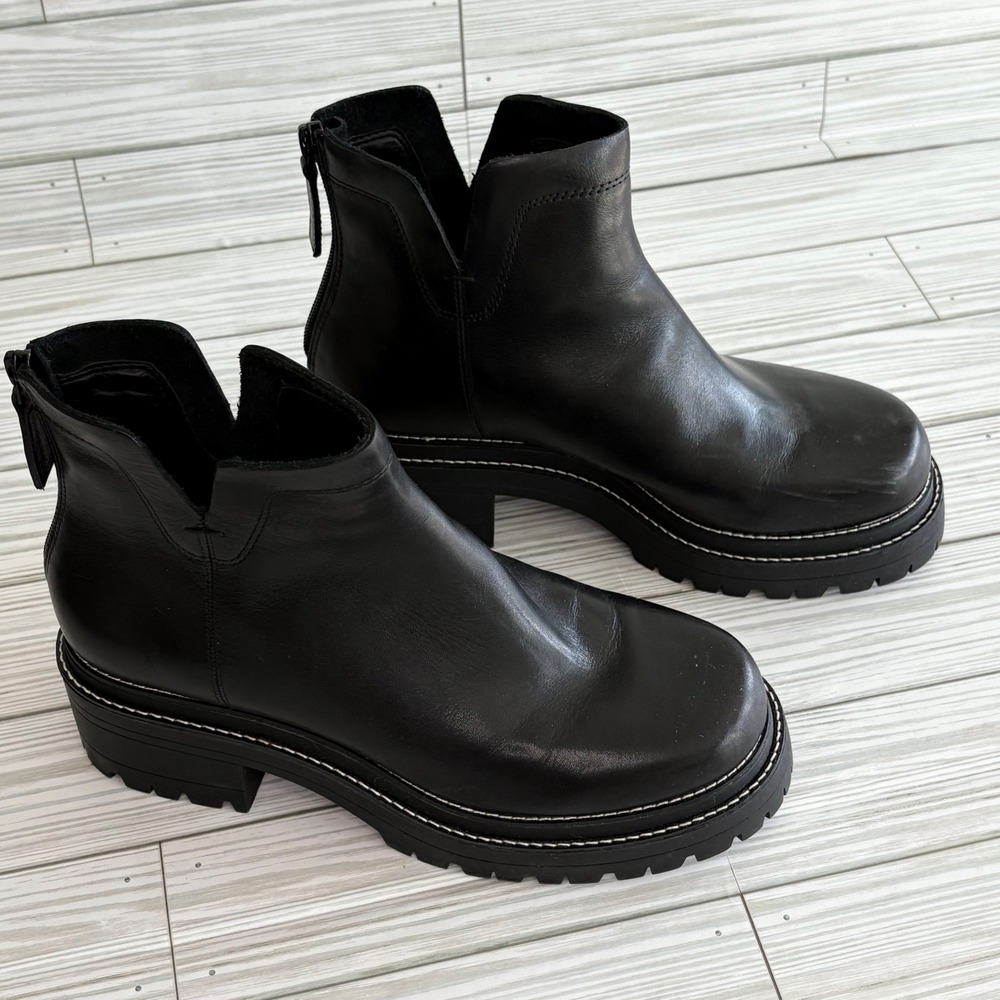 Gianni Bini Black Leather Lug Sole Platform Ankle Boots Womens 8M Back Zip